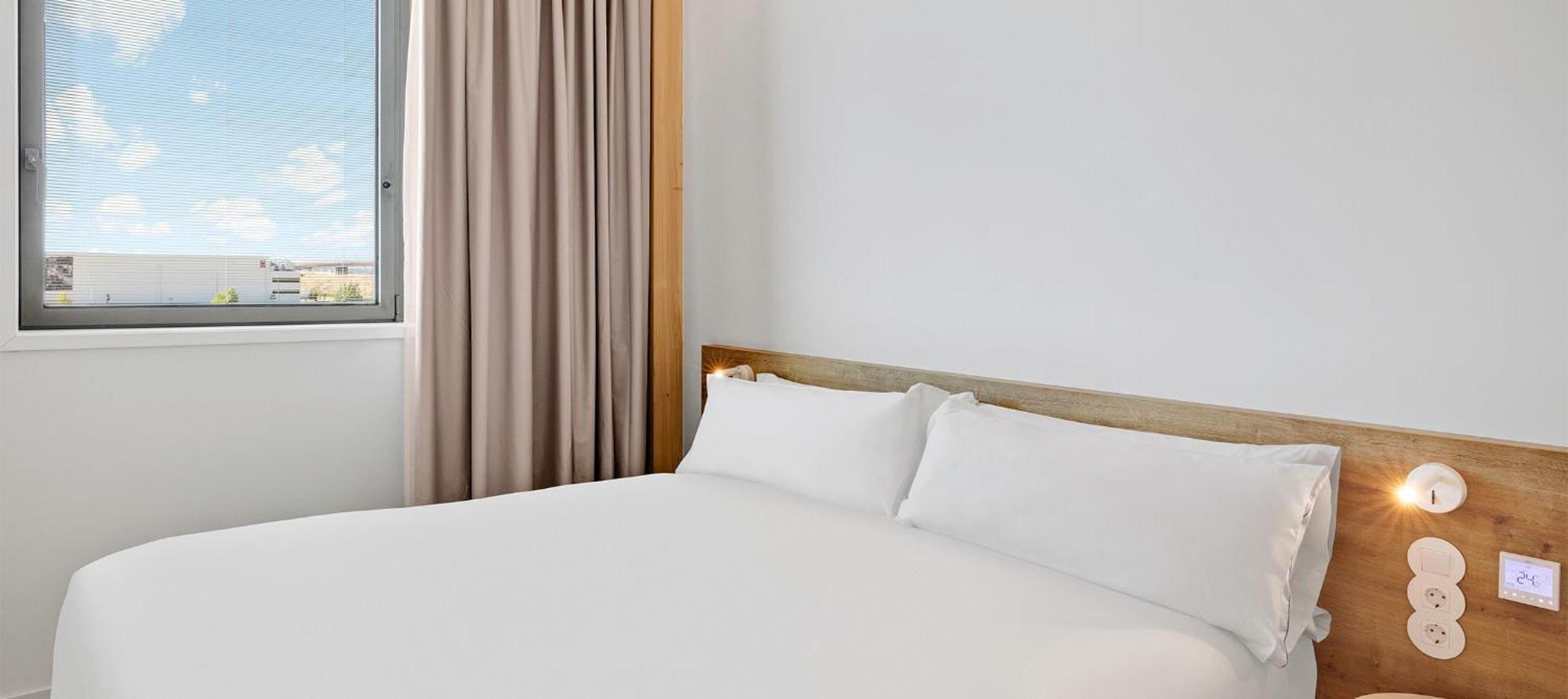 B&B Hotel Madrid Трес-Кантос Екстер'єр фото