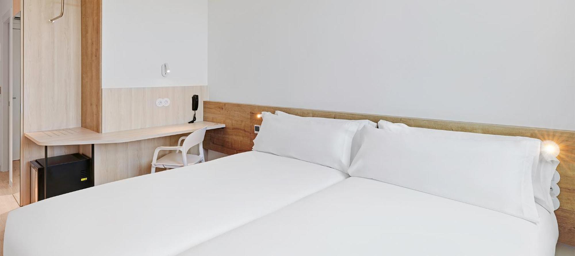 B&B Hotel Madrid Трес-Кантос Екстер'єр фото